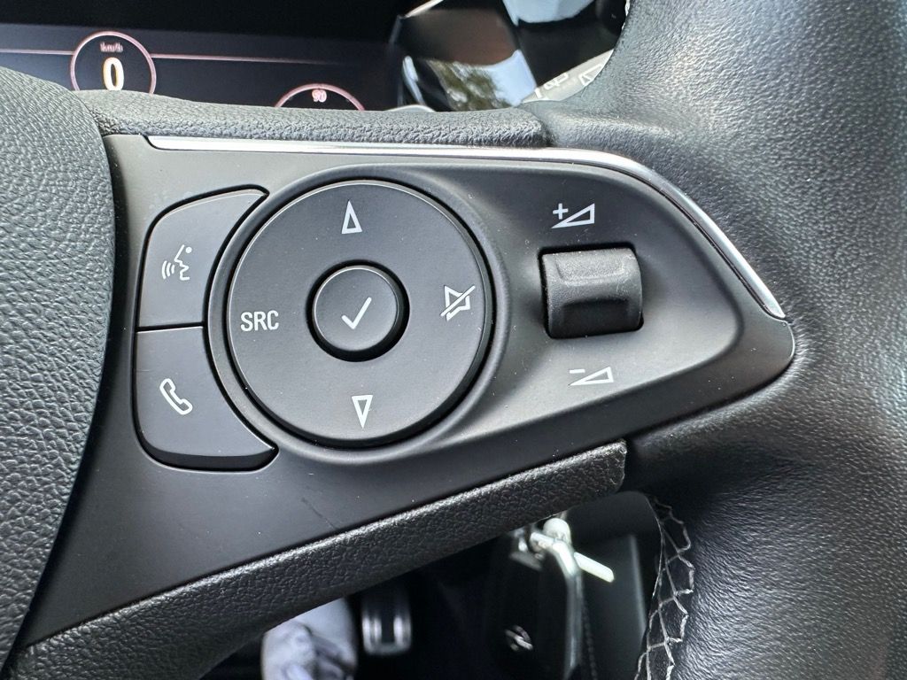 Fahrzeugabbildung Opel Grandland 1.5 D Automatik Elegance NAV+MATRIX