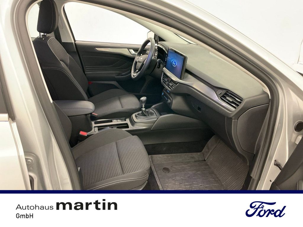 Fahrzeugabbildung Ford Focus 1.0 Titanium SYNC PDC SHZ NAVI FACEL. LED