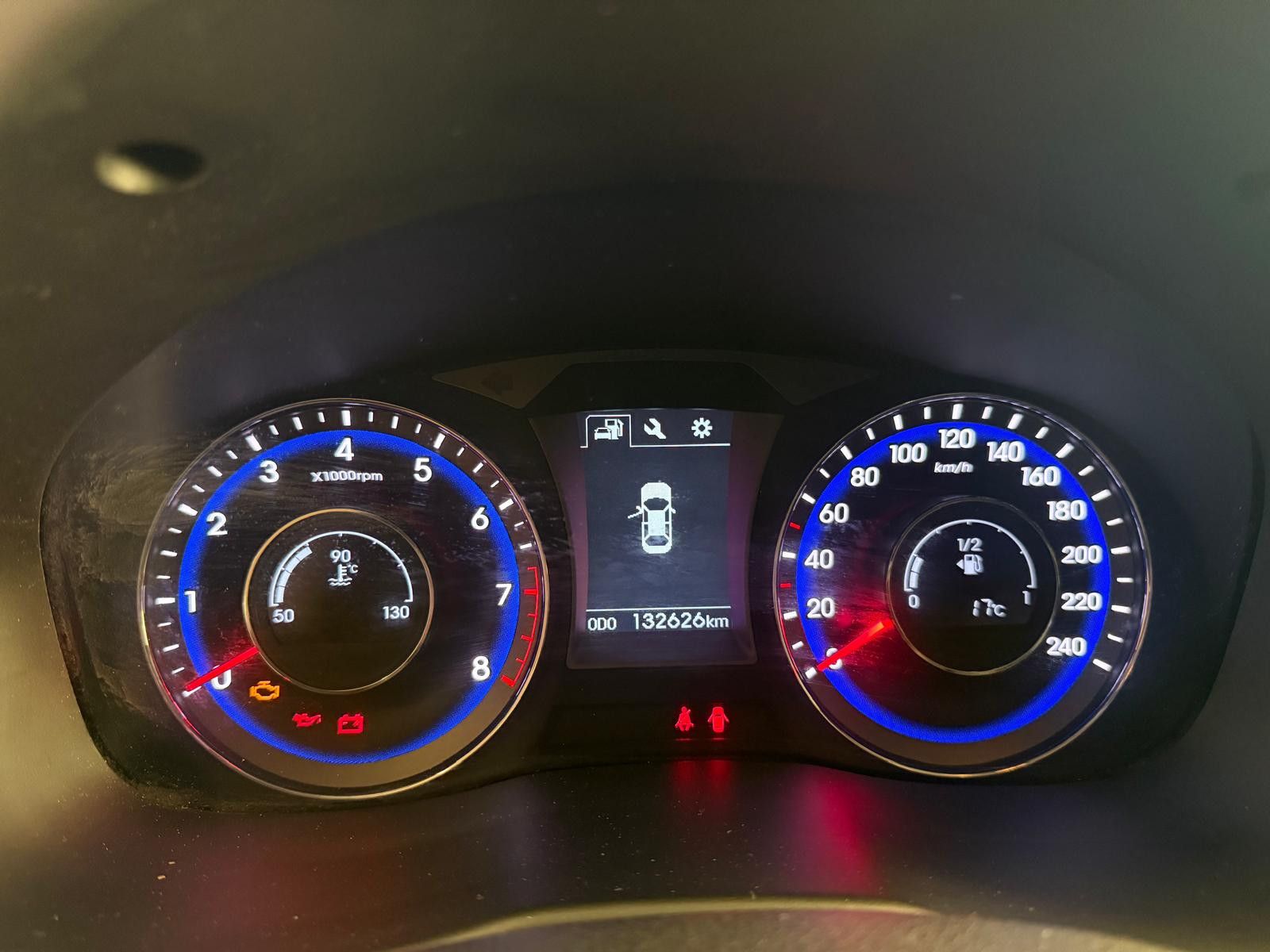 Fahrzeugabbildung Hyundai i40 cw blue Classic /AHK/8.FACH BEREIFT