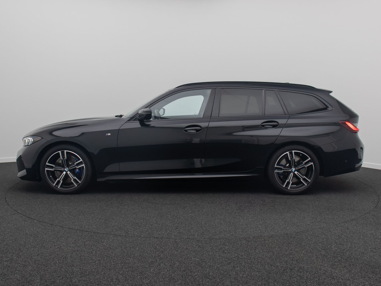 Fahrzeugabbildung BMW 320d M Sport Kamera DAB Standhzng HiFi Alarm HUD