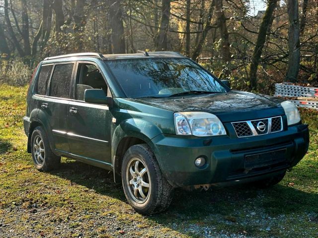 Nissan X-Trail 2.5 benzin 44  Vollleder AHK