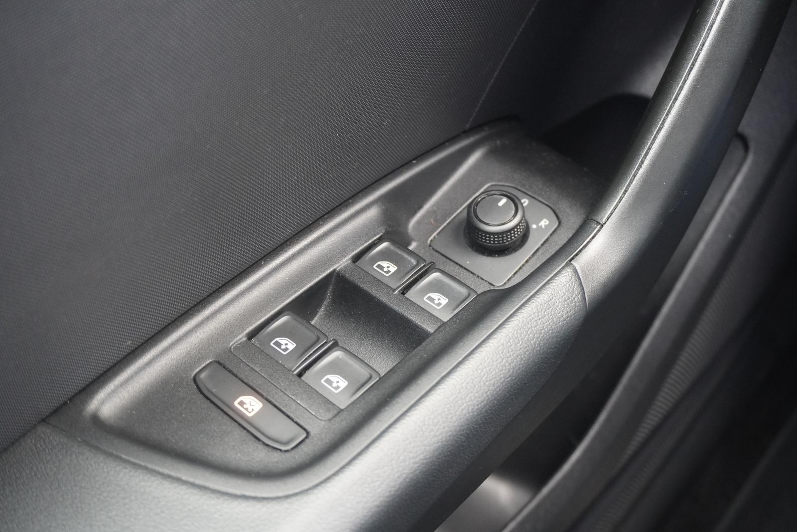 Audi A1 Sportback 30 1.0 TFSI basis DSG Klimaaut. PDC, миниатюра 18