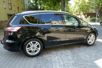 Fahrzeugabbildung Ford S-Max S-MAX Titanium