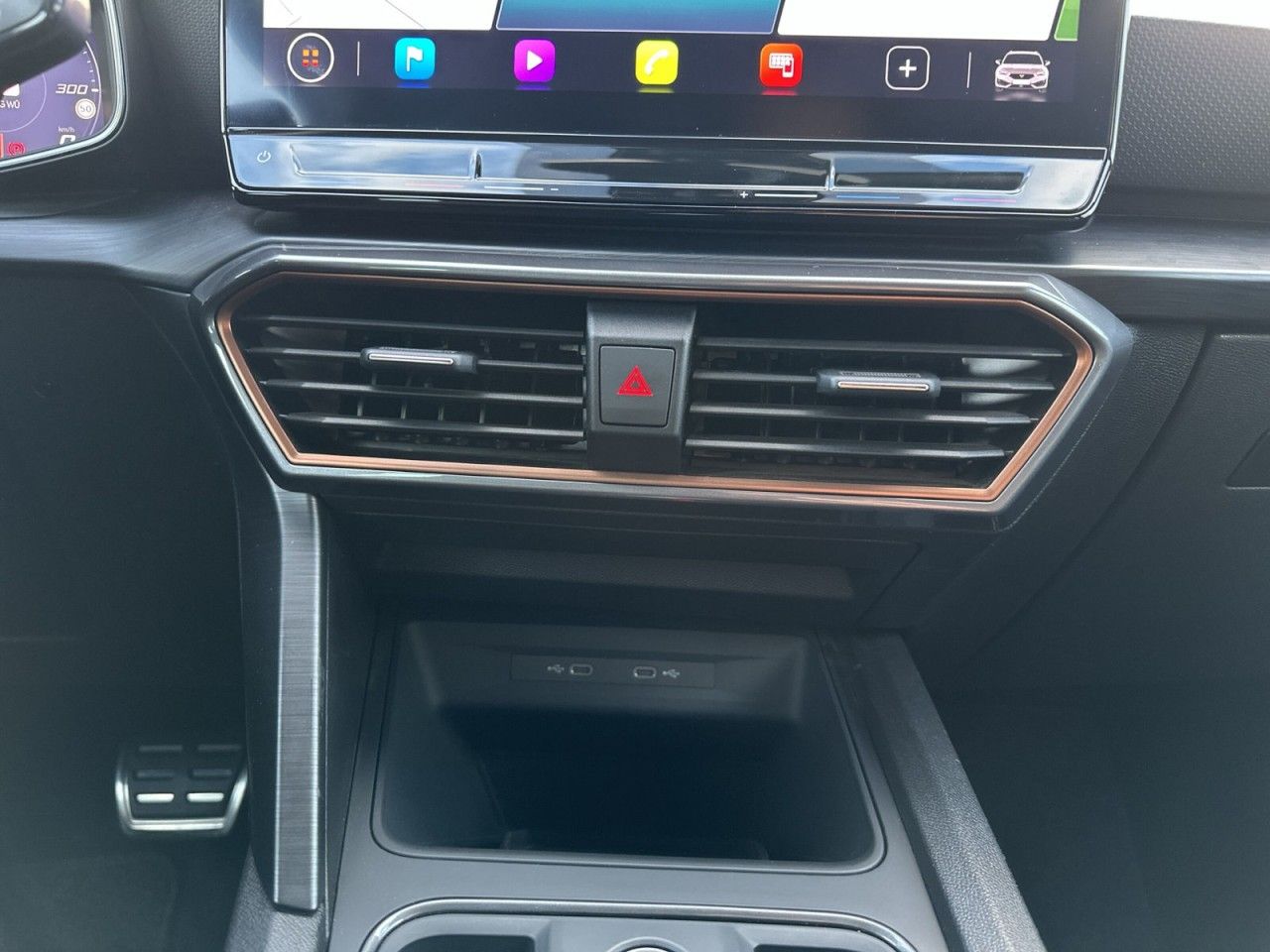 Fahrzeugabbildung CUPRA Leon Sportstourer 1.4 e-Hybrid (204PS)