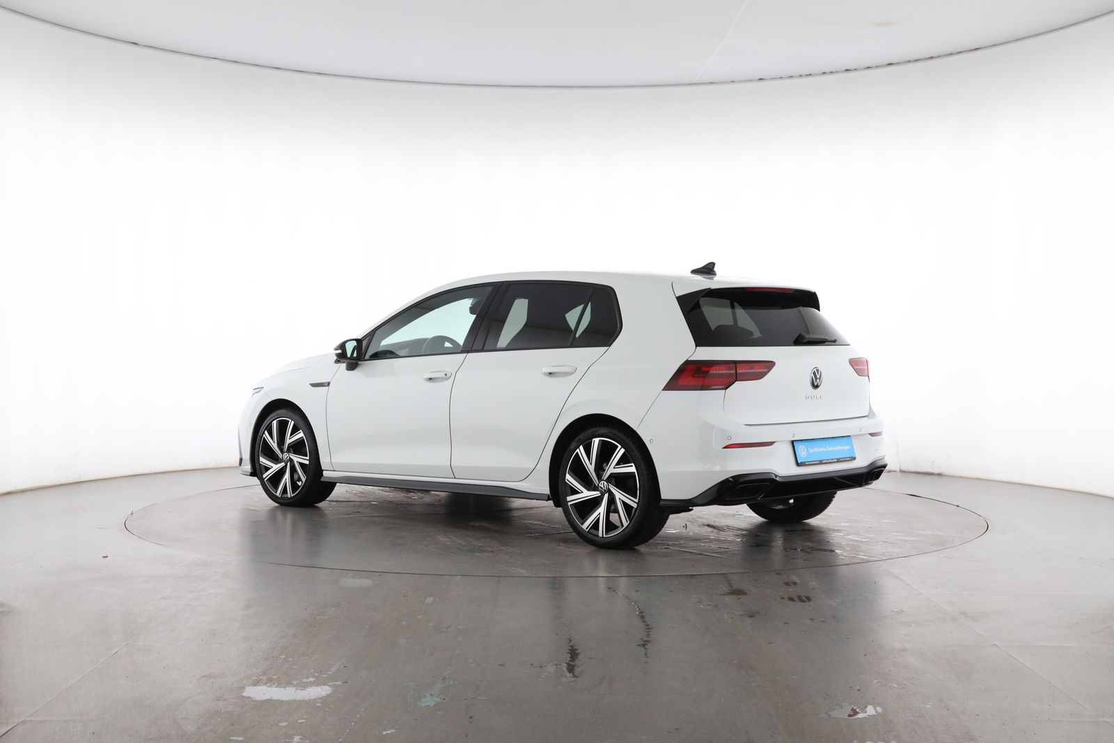 Volkswagen Golf VIII 2.0 TSI DSG R-Line AHK STANDH foto 4