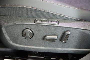 Cupra Leon Sportstourer 1.5 AHK Pano 19Zoll Sennheiser