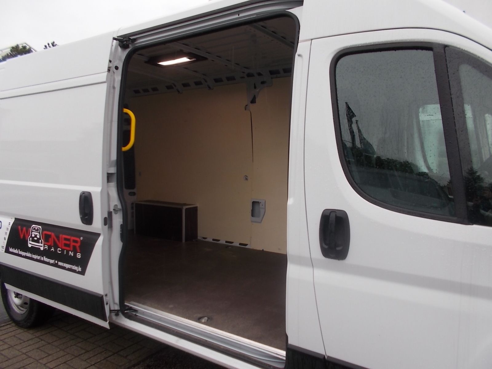 Fahrzeugabbildung Fiat Ducato KaWa 35 L3H2 140 Multijet verblecht