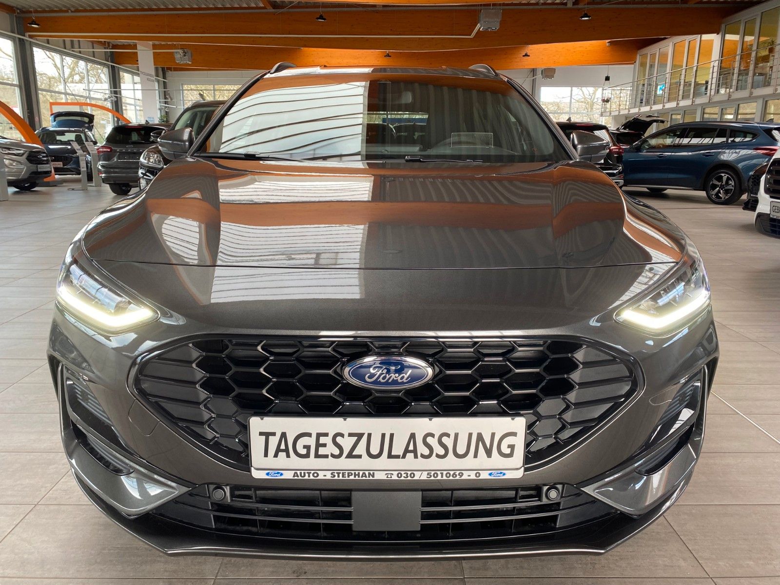 Fahrzeugabbildung Ford Focus Turnier ST-Line X LED ACC HUD B&O Winterpk