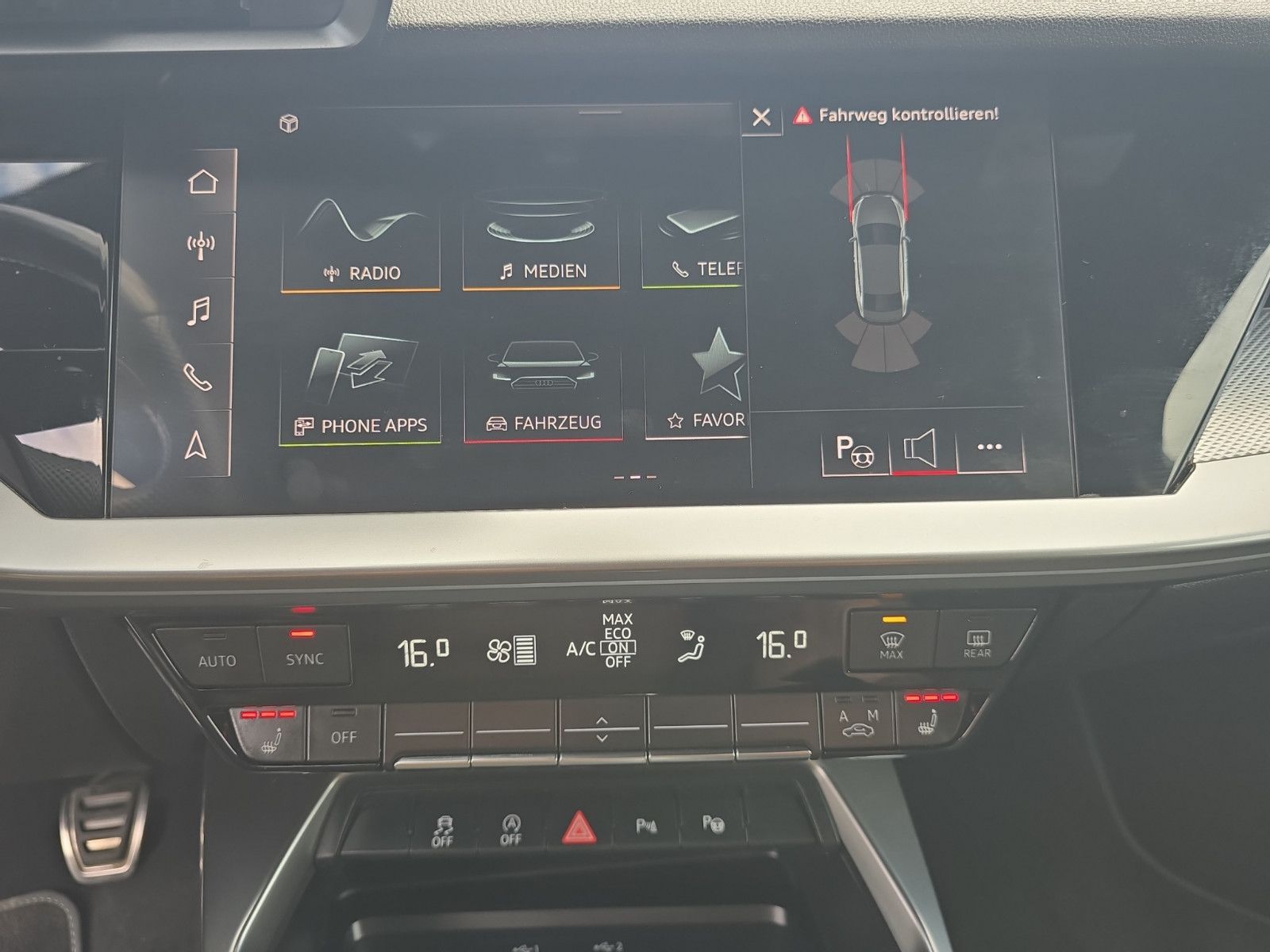 Fahrzeugabbildung Audi A3 Limousine 35 TFSI 3x S line CarPlayer LED