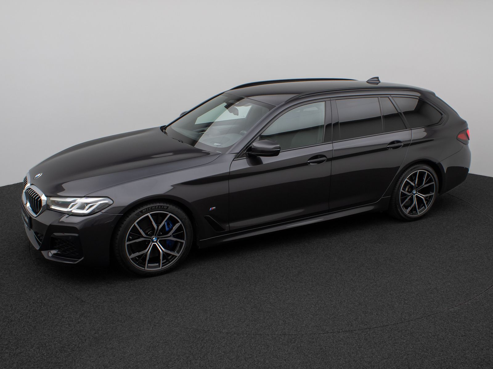 Fahrzeugabbildung BMW 540d xD M Sport Kamera HUD DAB H/K 4xKlima AHK