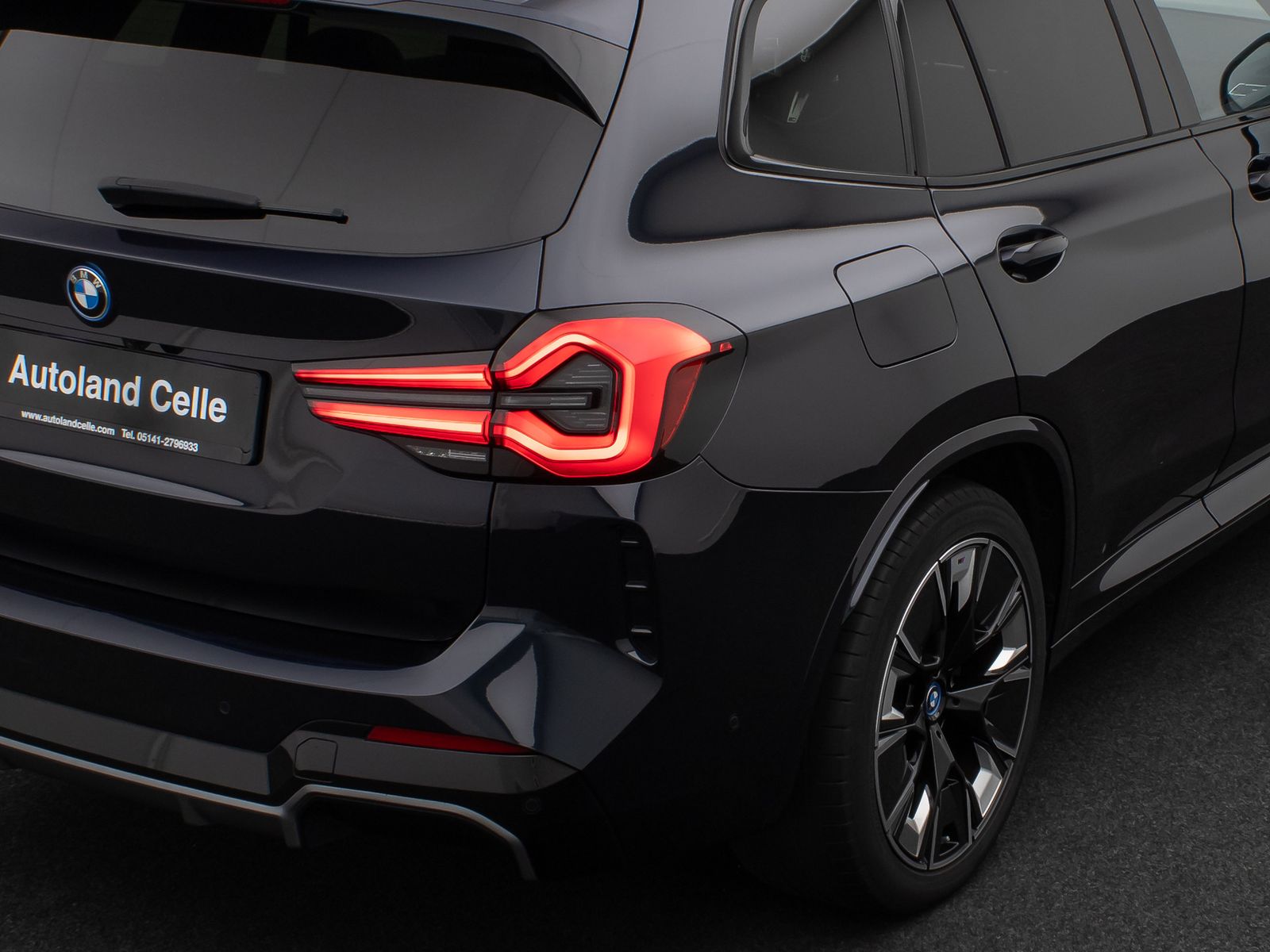 Fahrzeugabbildung BMW iX3 Impressive M Sport Panorama 360°HUD DAB H/K