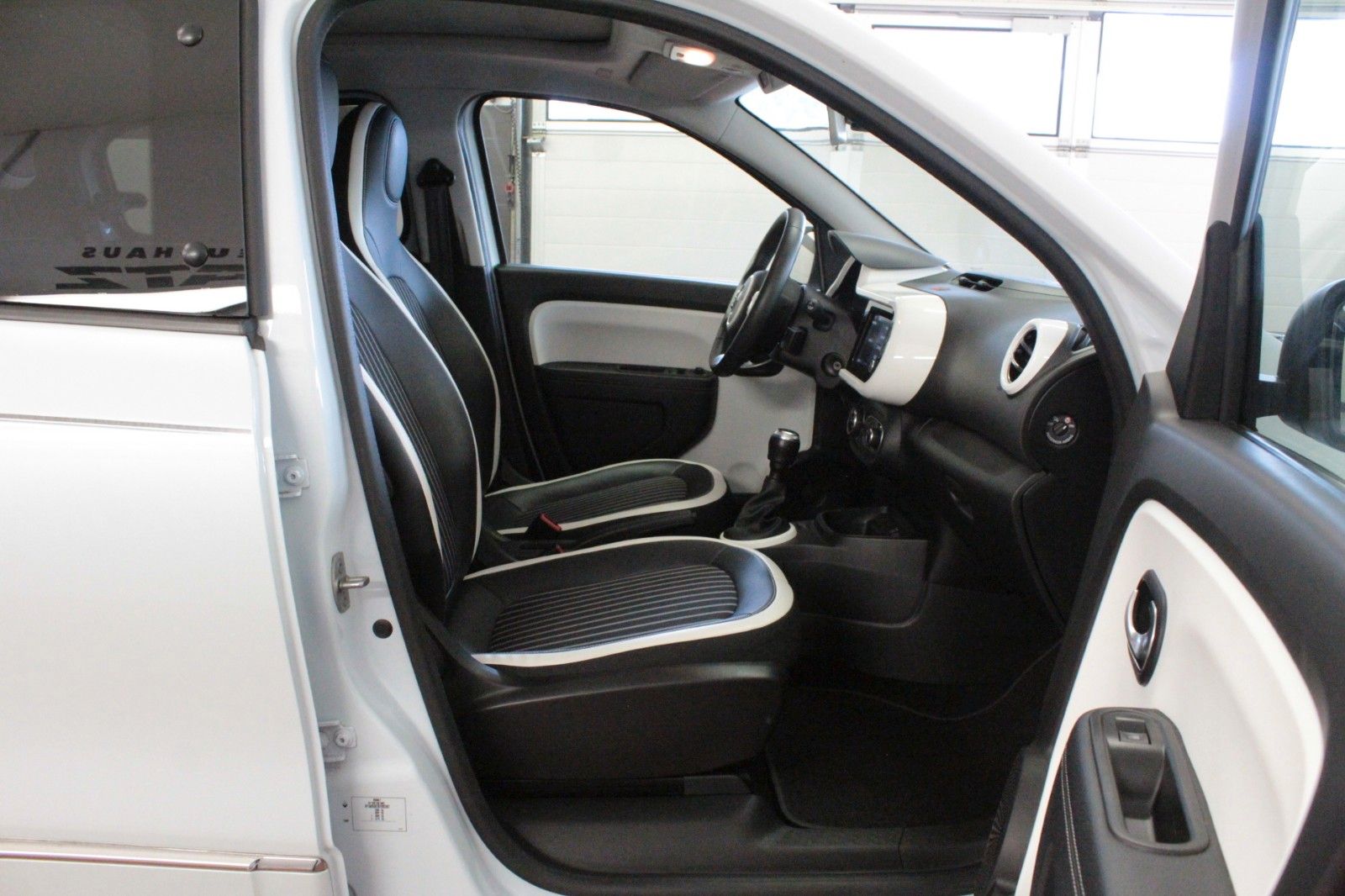 Fahrzeugabbildung Renault Twingo SCe65 Intens*Easy Link*Faltdach*