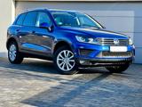 Volkswagen Touareg 3.0 TDI V6 4M Terrain Tech, Luft, Pano - Volkswagen Touareg: Luftfederung
