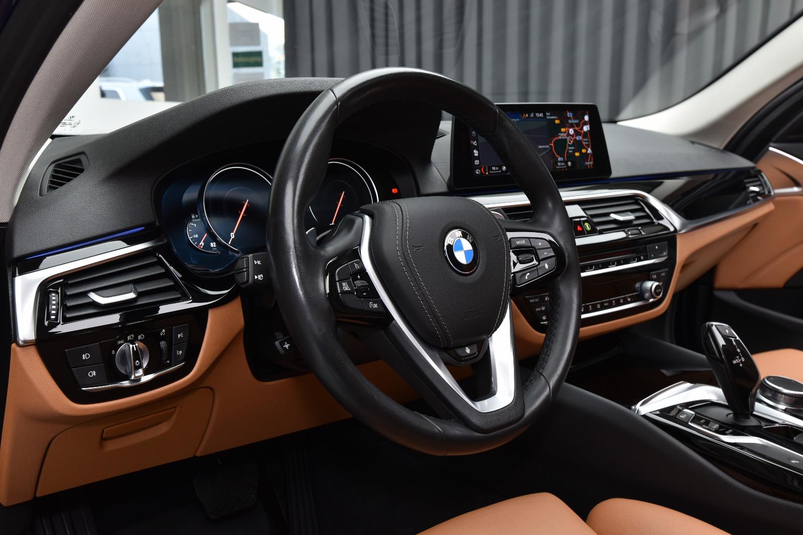BMW 530D 3.0 265ch SPORT LINE - HUD - CUIR - TOIT PANORAMIQUE - CHAUFFAGE AUXILIAIRE