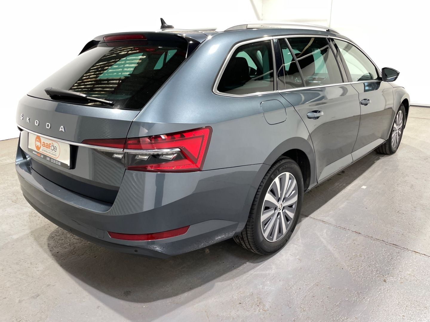 Skoda Superb Combi 2.0 TDI DSG Style LED ACC Navi imagem 3