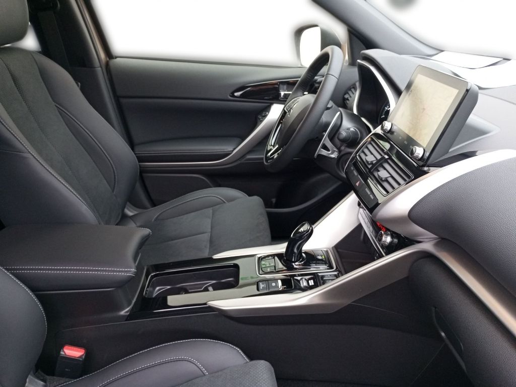 Fahrzeugabbildung Mitsubishi Eclipse Cross Plug-in Hybrid PLUS 2.4 MIVEC 4WD