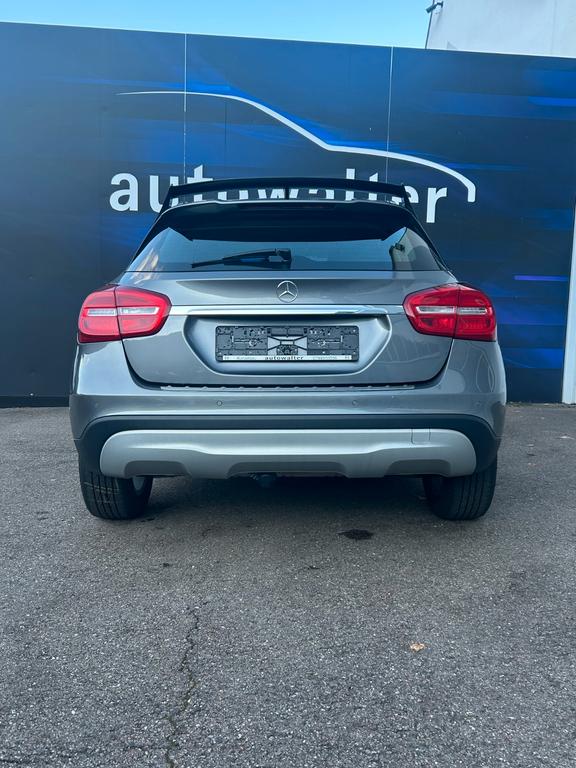 Mercedes-Benz GLA 200