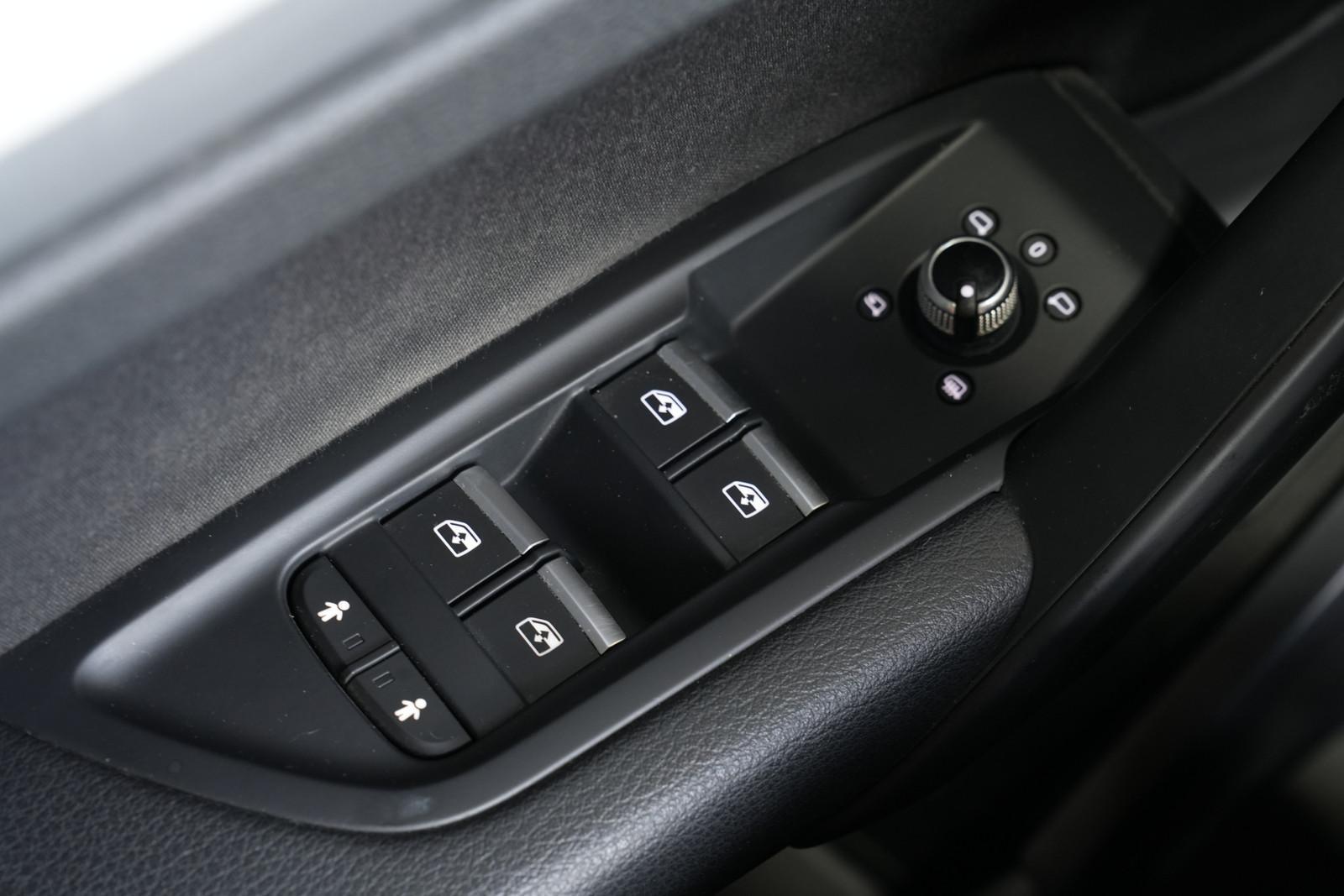 Audi Q5 40 TDI quattro S line *AUT*NAV*LED*AHK*