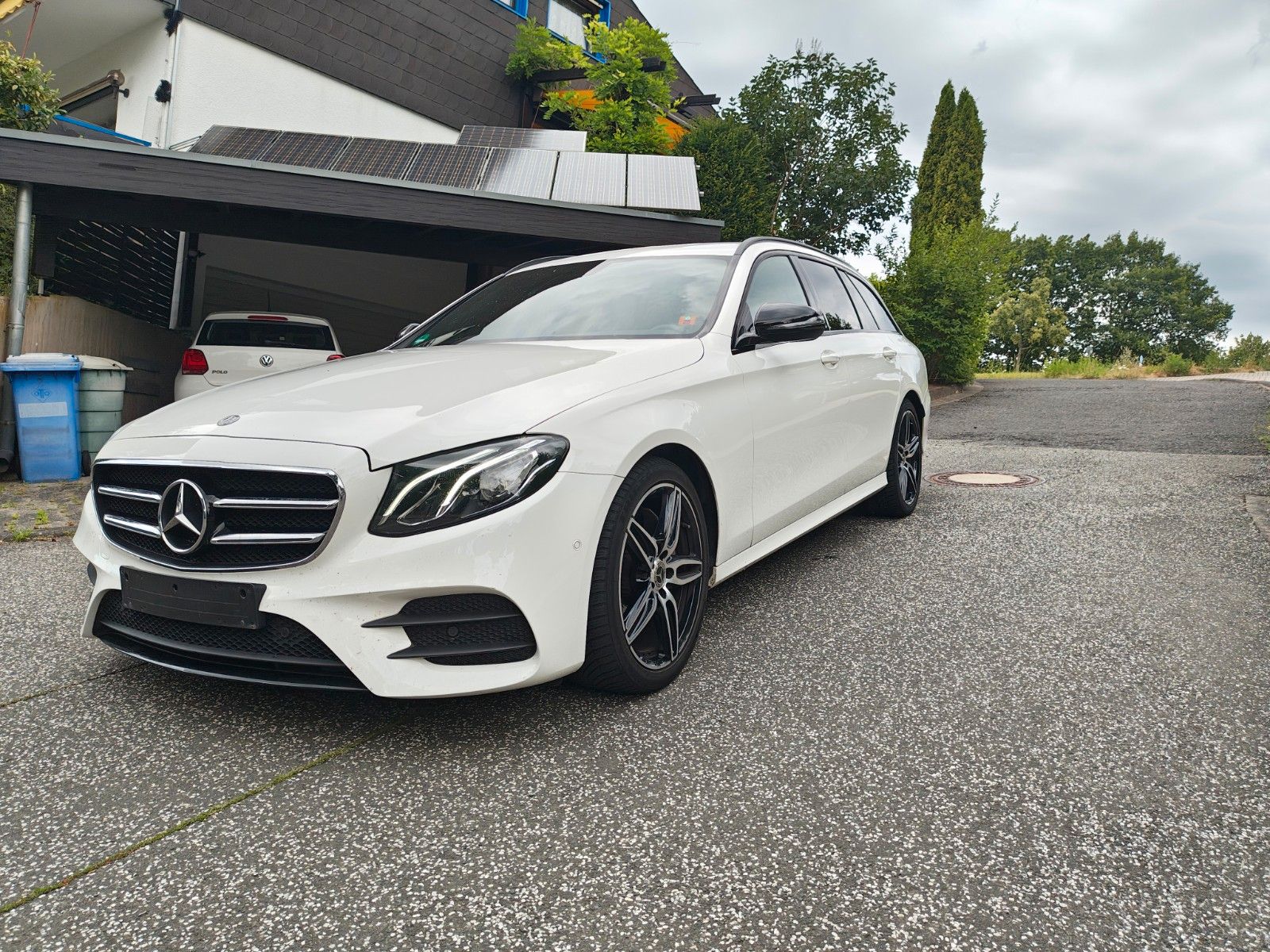 MERCEDES-BENZ E 220 d T Autom. -