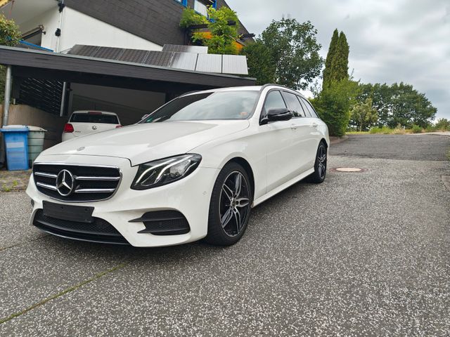 MERCEDES-BENZ E 220 d T Autom. -