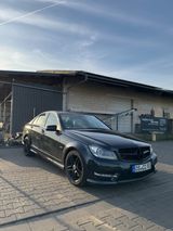 Mercedes-Benz C300 CDI V6 4MATIC AUT AMG LINE PANO H&K ALU TÜV - Mercedes-Benz C 300: Cdi 4matic