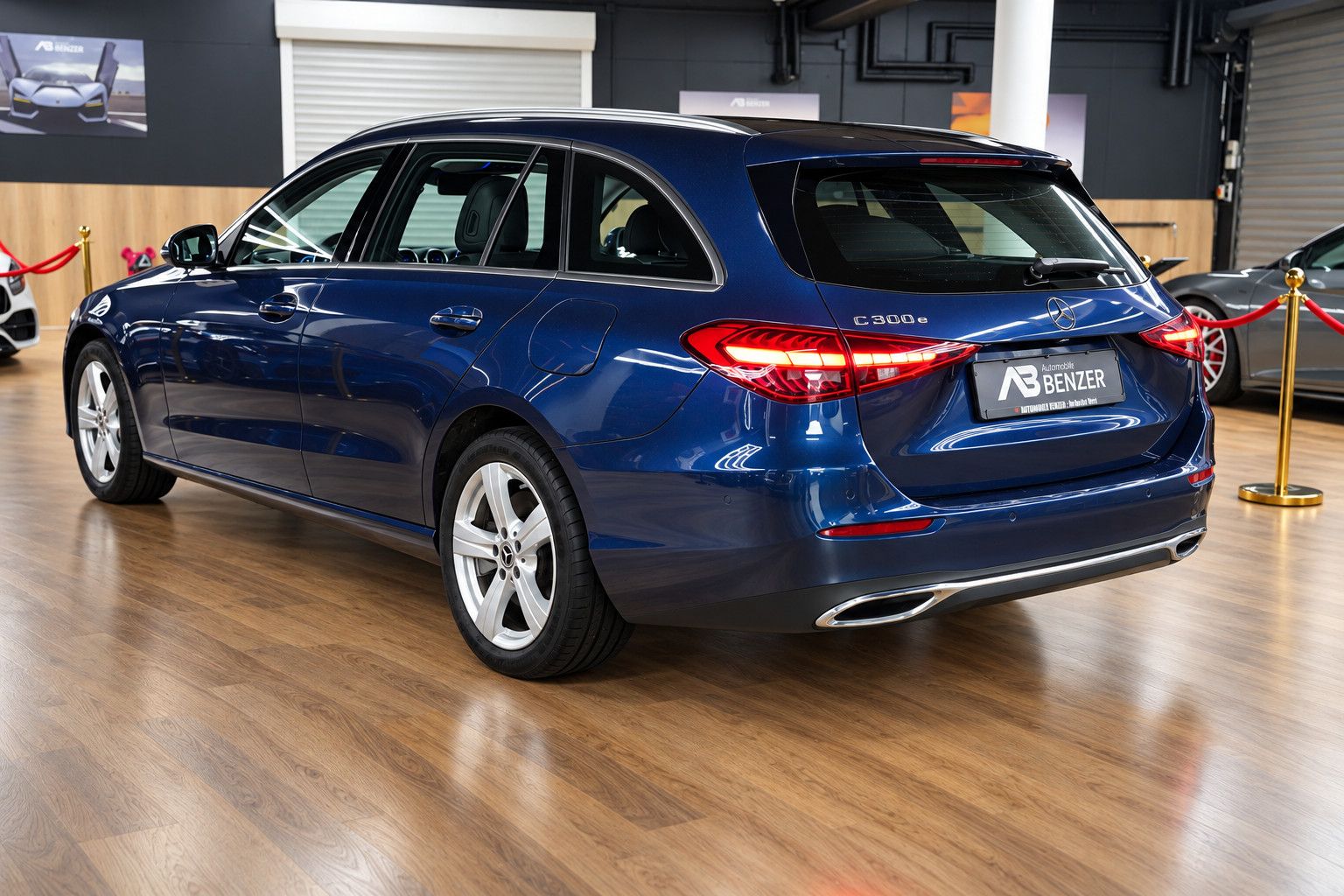 Fahrzeugabbildung Mercedes-Benz C 300 e T *Ambiente*SHZ*Rückfahrkamera*T-Winkel*