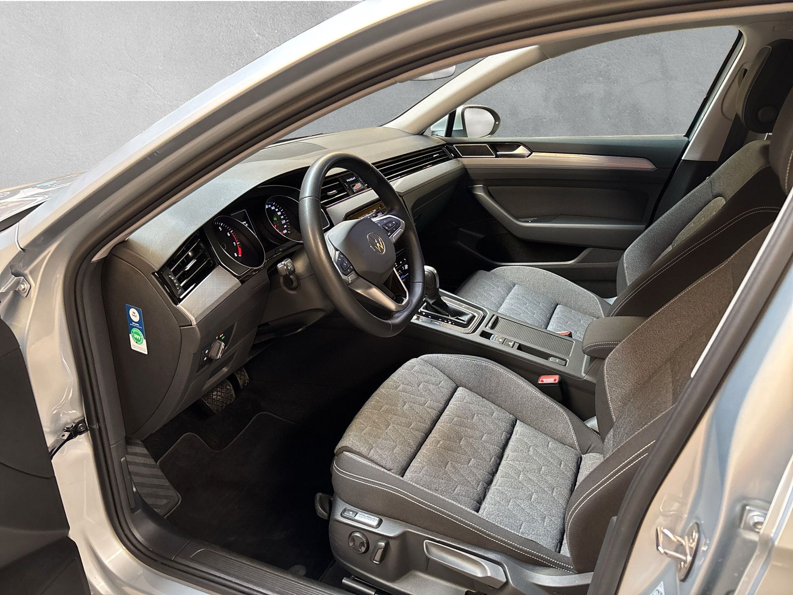 Fahrzeugabbildung Volkswagen Passat Variant 1.5 TSI Business AppConnect Kamer