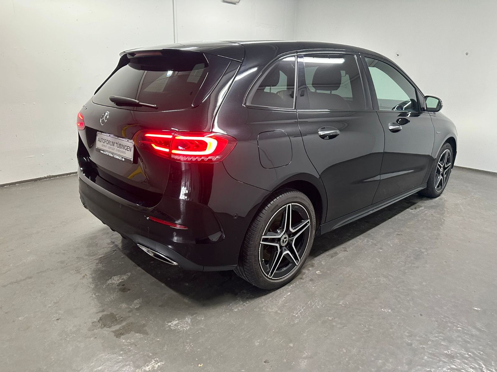 Fahrzeugabbildung Mercedes-Benz B 250 e *AMG-LINE*NIGHT*360*KEYLESS*LEDER*