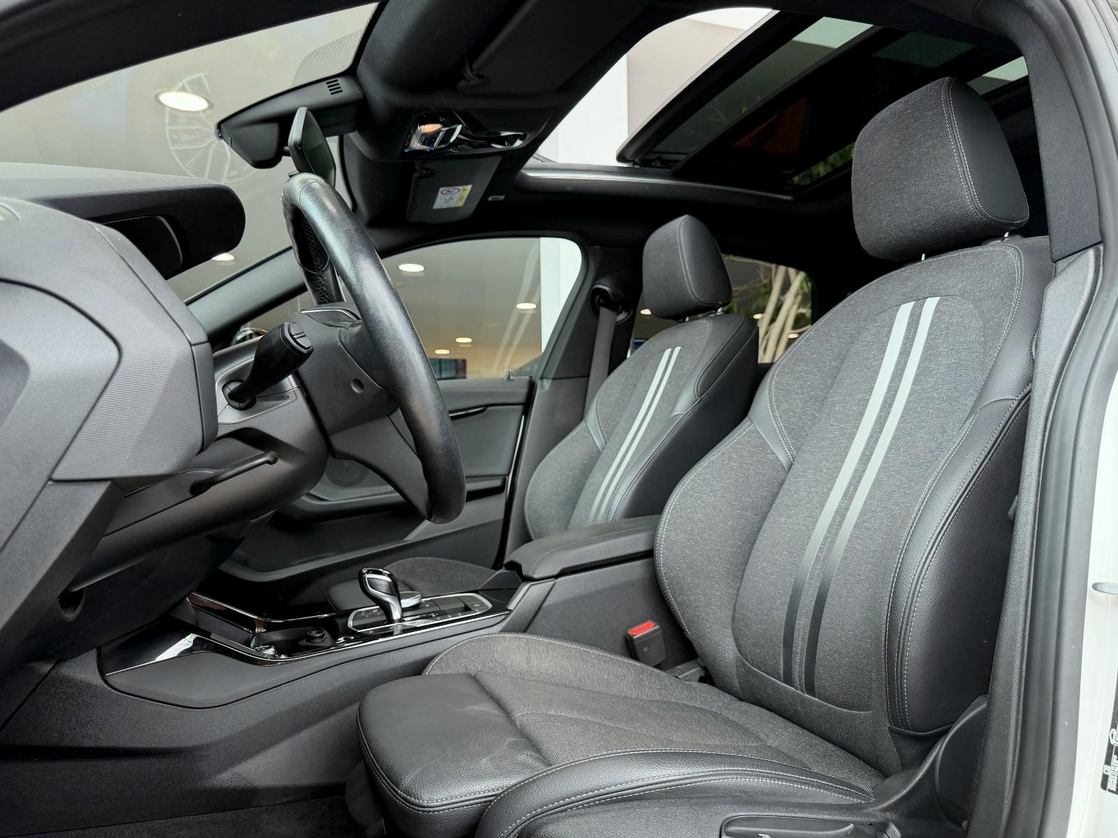 BMW 216d GC Sport Line LC. Prof. Kamera Pano LED