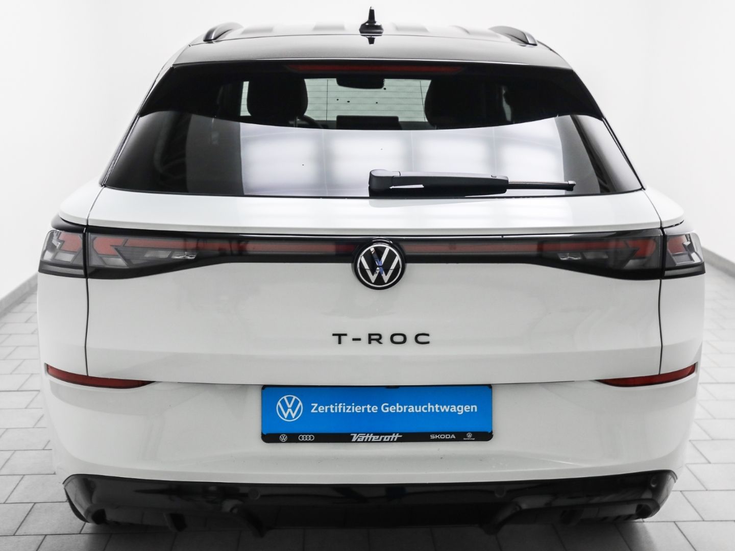Volkswagen T-Roc R-Line 1.5 eTSI DSG Navi Kamera IQ.Light A foto 4