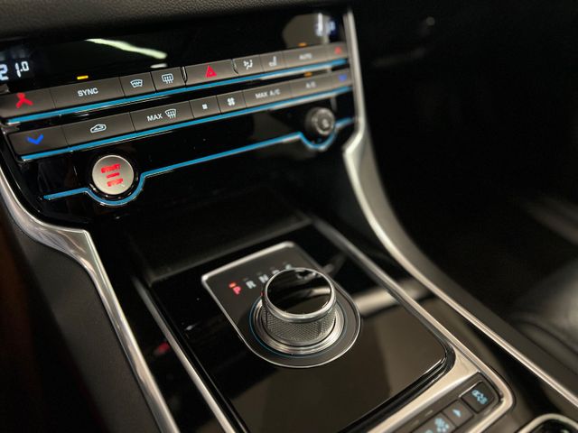 Jaguar XF Prestige/ 1.HAND/ 84.tKM/ 2016/ GARANTIE/ Jaguar XF Prestige/ 1.HAND/ 84.tKM/ 2016/ GARANTIE/
