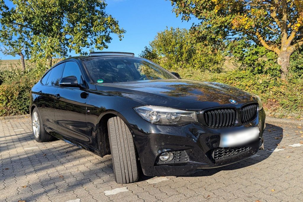 Image of BMW 320