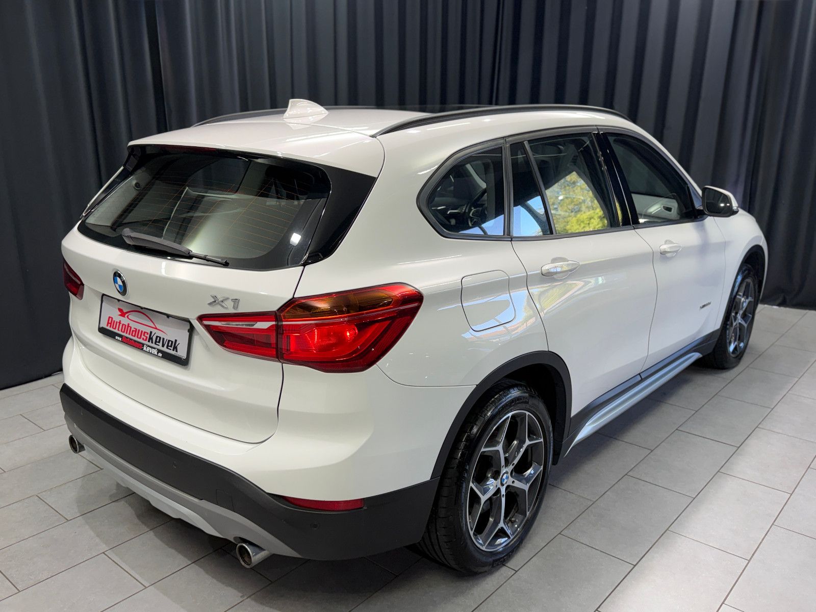 Fahrzeugabbildung BMW X1 xDrive 20 d xLine|AHK|PANO|PDC|NAVI|AUTOMATIK