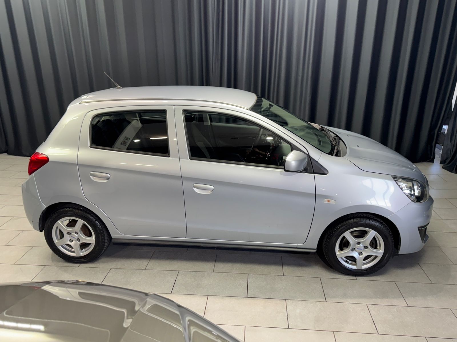 Fahrzeugabbildung Mitsubishi Space Star 1.0 MIVEC Diamant|KLIMA|8-FACH|