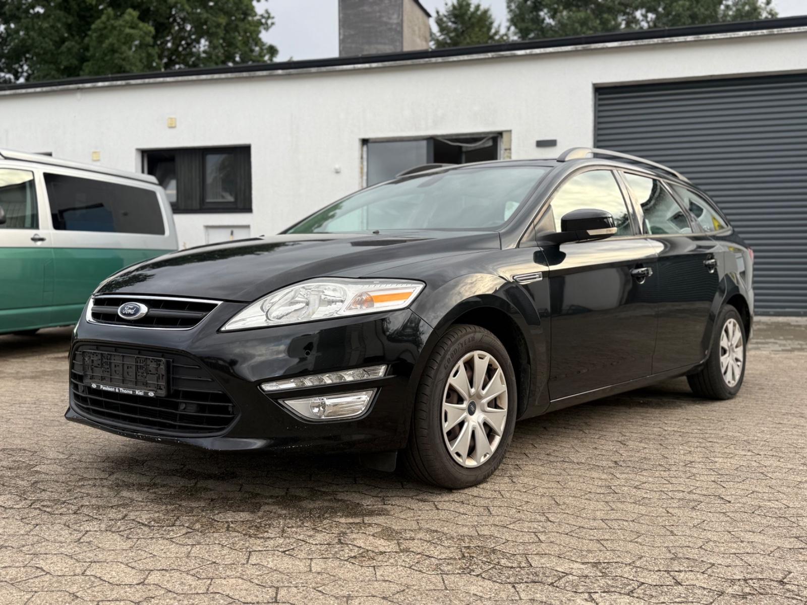 Ford Mondeo 2012 — rear view