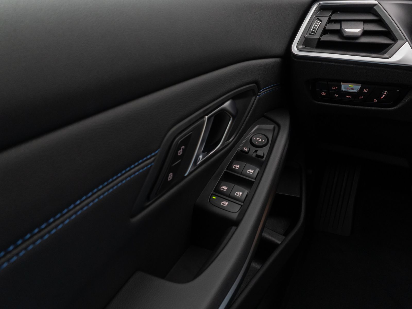 Fahrzeugabbildung BMW 318d M Sport Kamera DAB Parkassistent 18Zoll