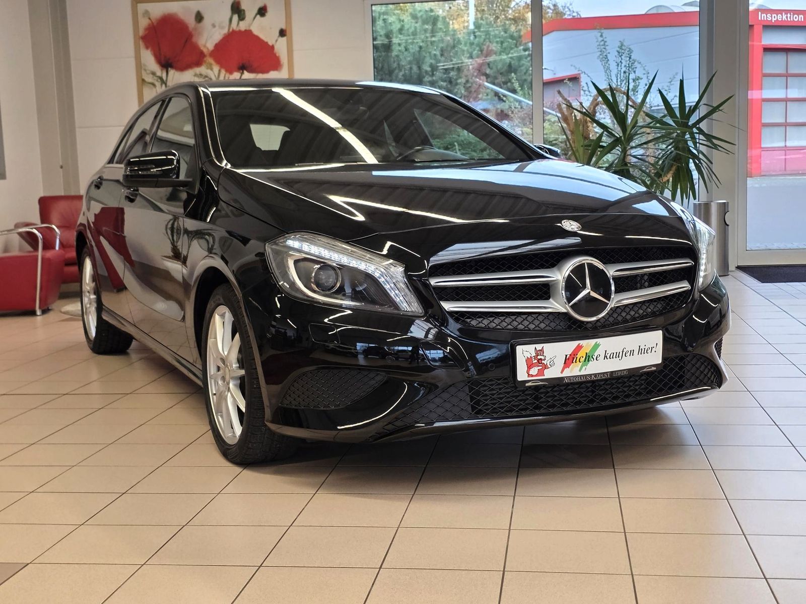 Fahrzeugabbildung Mercedes-Benz A180 Automatik /BiXenon/Navi/Teilleder/Park-As.