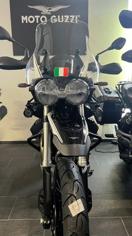 Moto Guzzi V85 TT Guardia d'Onore Sonderedition