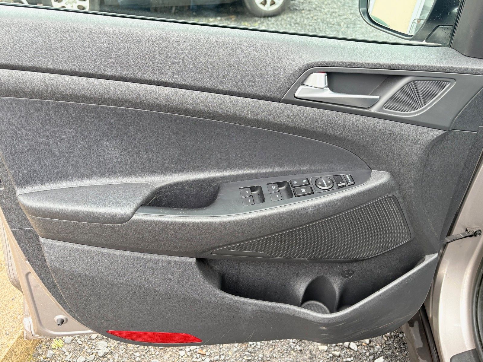 Fahrzeugabbildung Hyundai Tucson 1.6 blue 2WD Navi AHK SHZ Kamera LED 2.HD