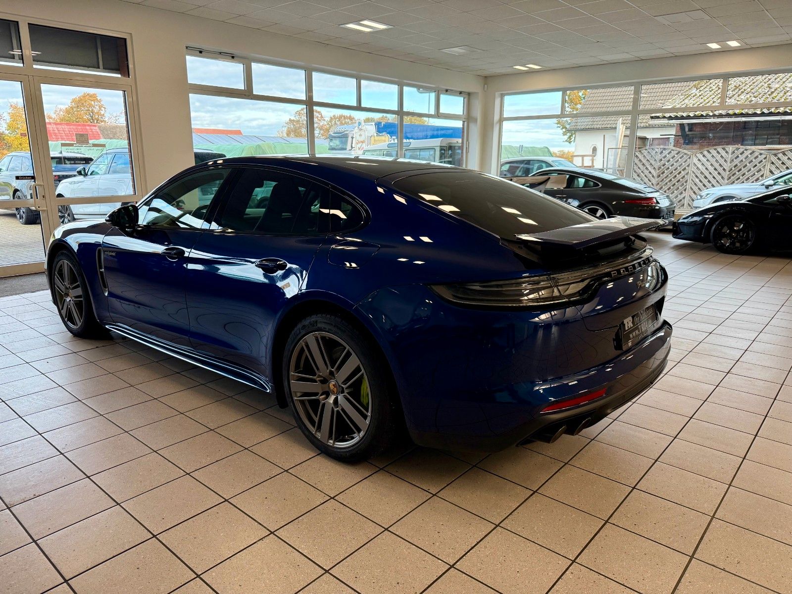 Fahrzeugabbildung Porsche Panamera 4 E-Hybrid Platinum Edition HeadUP/ACC