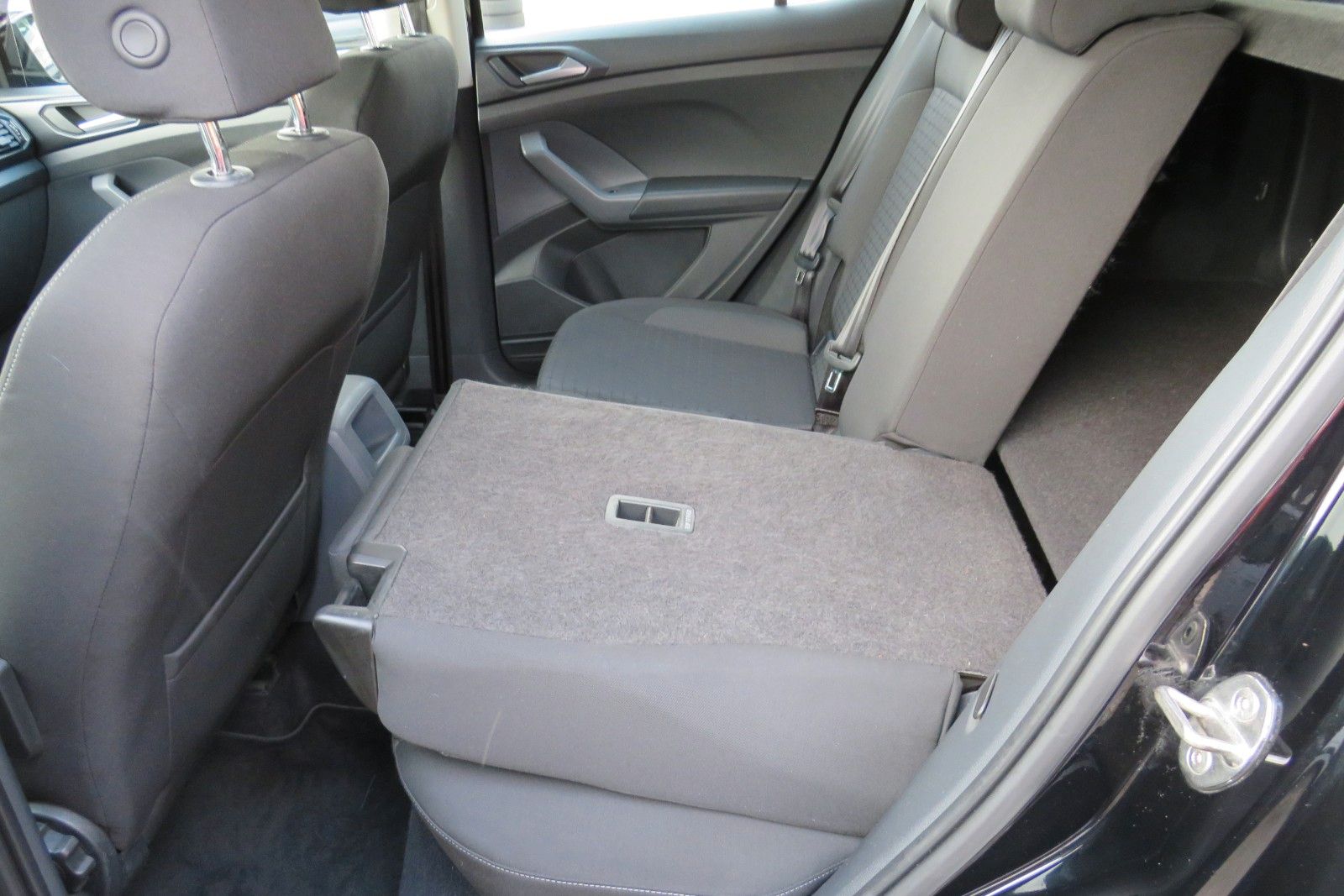 Fahrzeugabbildung Volkswagen T-Cross Life NAVI PDC SITZH DIGITAL-COCKPIT PRO