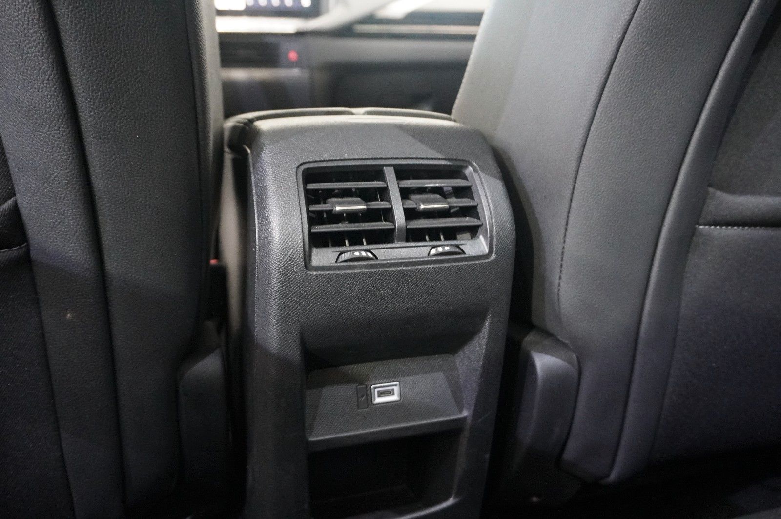 Fahrzeugabbildung Opel Astra L Lim. 1.2T ELEGANCE NAVI/LED/KAMERA/SPORT