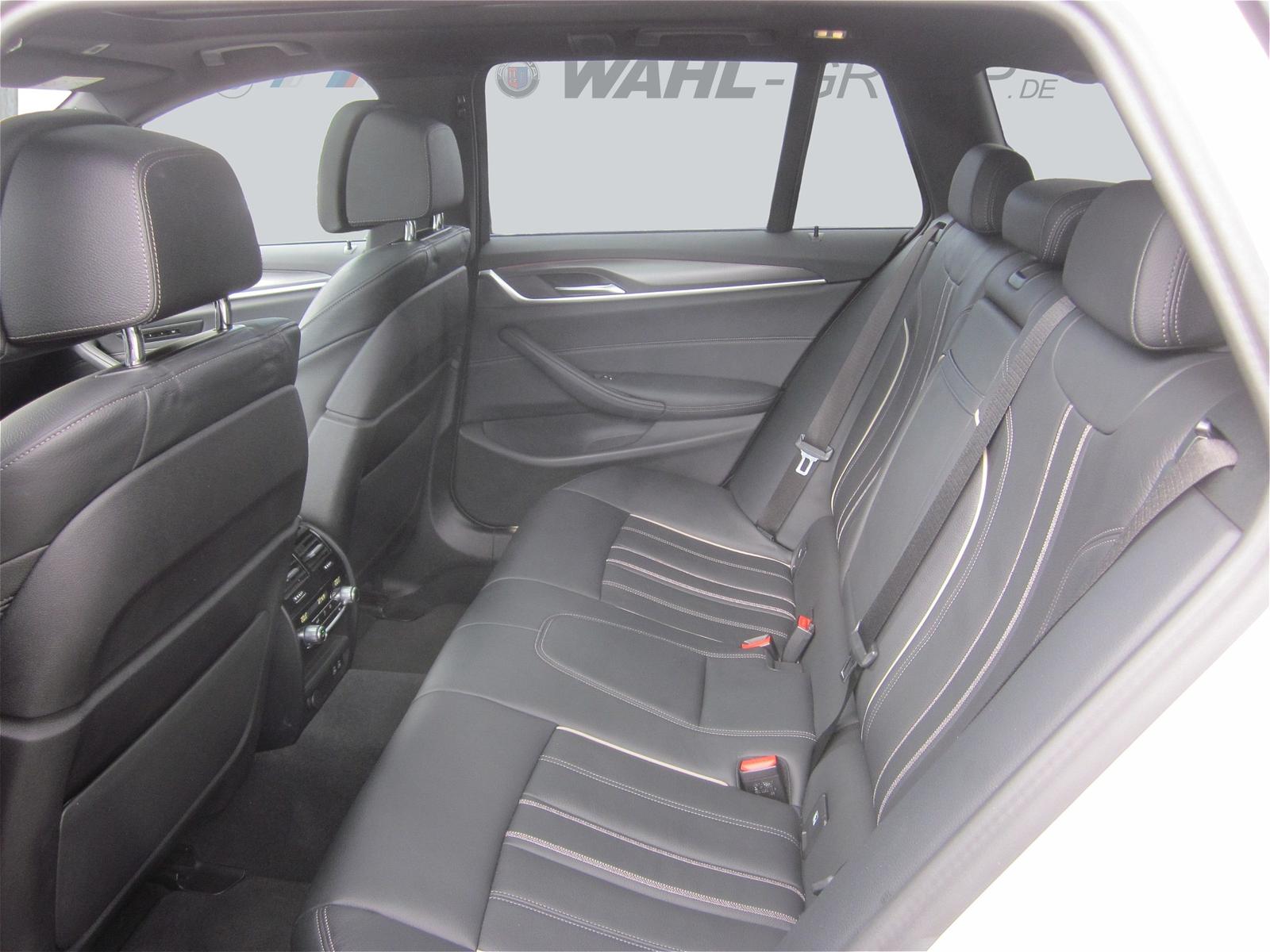 BMW 530i xDrive TOURING M SPORT HUD STANDHZG PANO  A