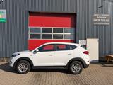 Hyundai Tucson blue Classic 2WD - weiße Hyundai TUCSON