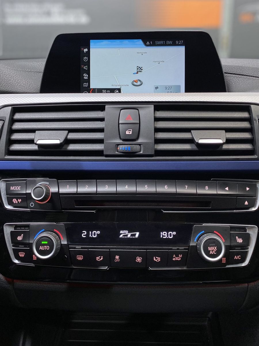 Fahrzeugabbildung BMW 318 d M Sport Shadow #LED#Leder#Tempomat#AHK#Nav