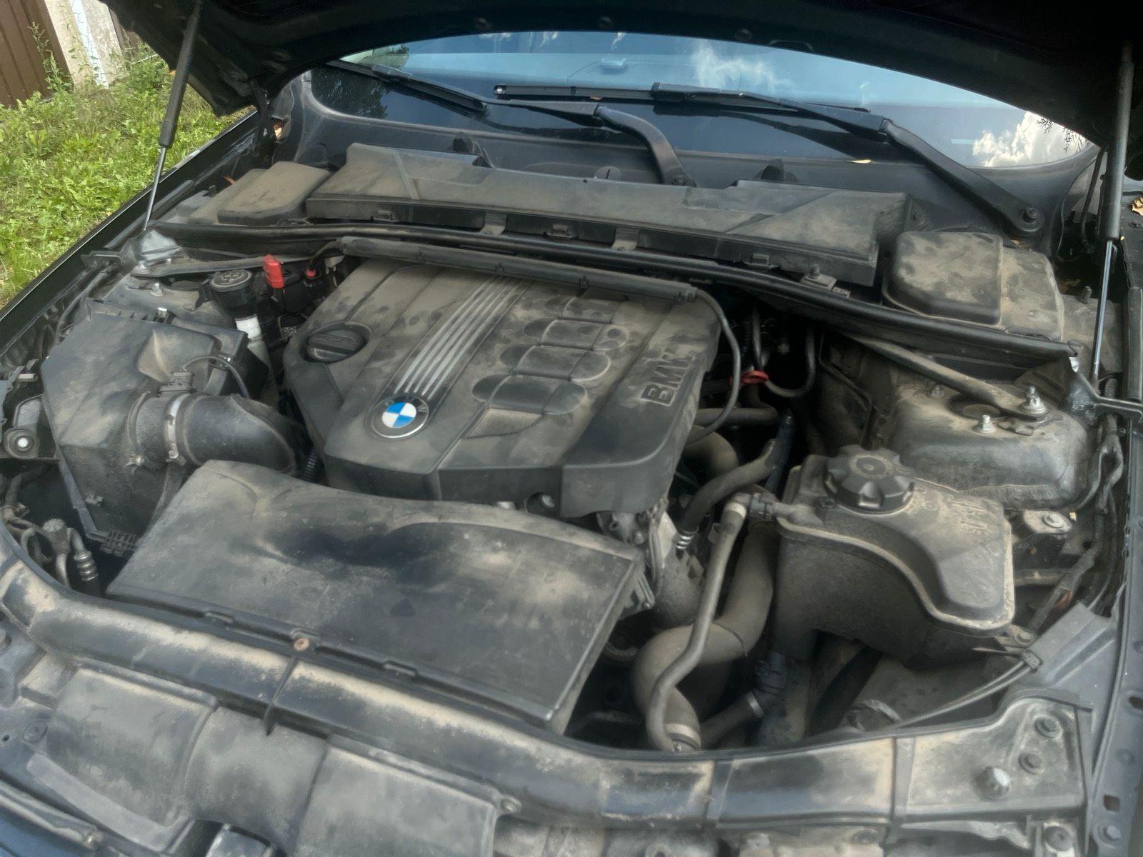 BMW 318 2011 — photo 7
