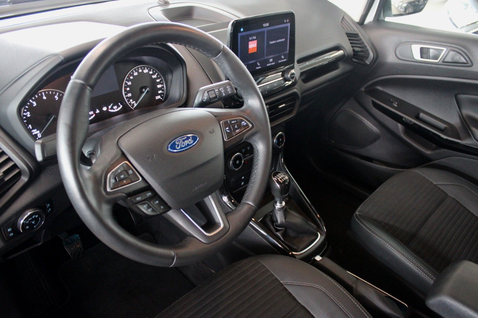 Fahrzeugabbildung Ford EcoSport Titanium LED WinterPaket DAB GJR PDC