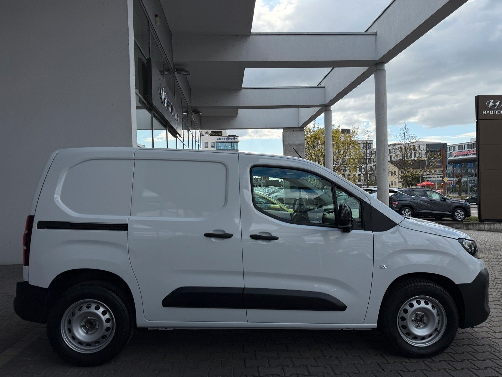 Fahrzeugabbildung Opel Combo E Cargo 1.5 D M Kamera,LED,PDC,Facelift