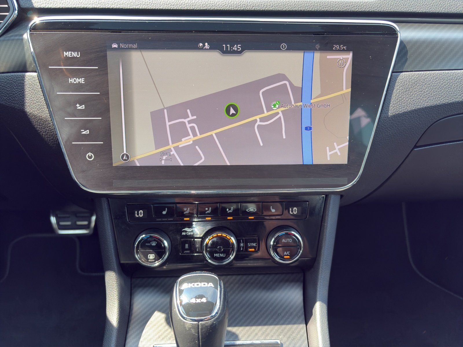 Fahrzeugabbildung SKODA Superb Combi 2.0 TSI Sportline 4x4/AHK/PANO/360°