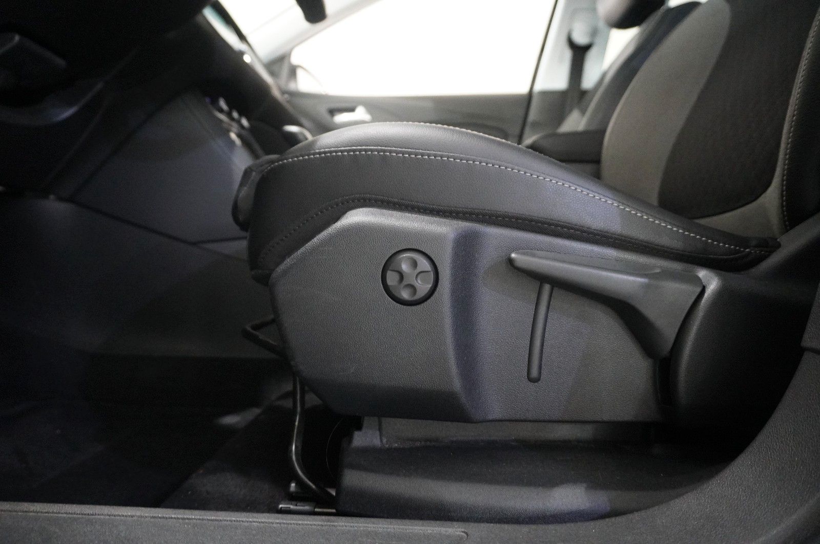 Fahrzeugabbildung Opel Grandland (X) 1.2T INNOV. NAVI/LED/KAMERA/SH/DAB
